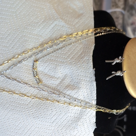 Source Unknown Gold and Silver Necklace Trio - Picture 12 of 15